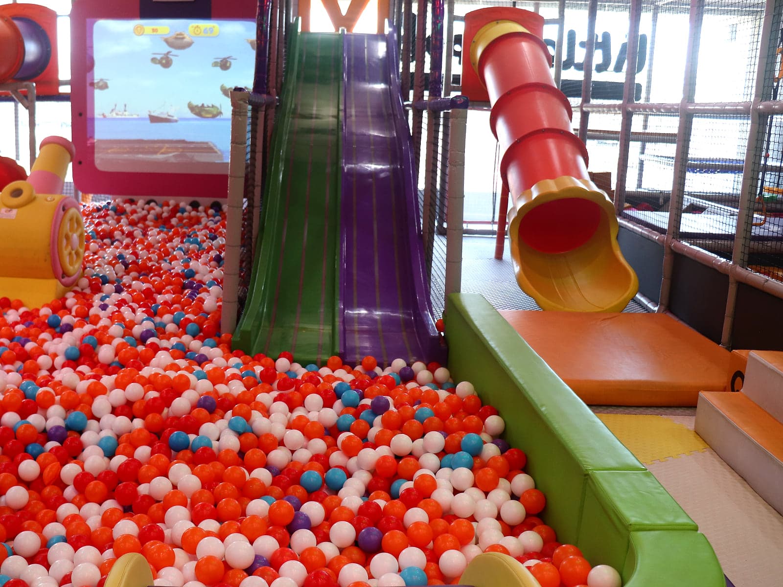 Twin Racing Slides — Little Peppe indoor kids play zone and party venue in Aluva, Kochi